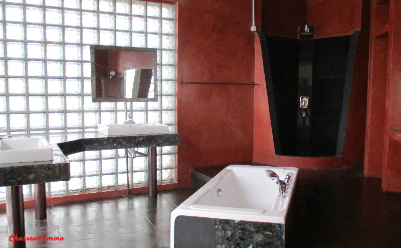 Belle Villa de haut standing de type F5 à Ambatobe  - Tananarive, Madagascar