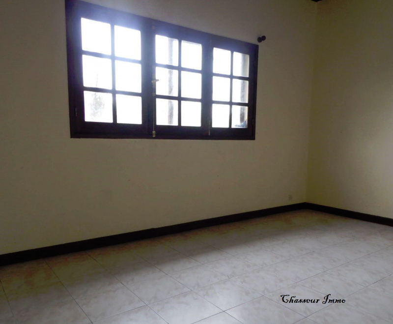 Belle Villa de type F9 à Ambohijafy Toamasina Miniature 3