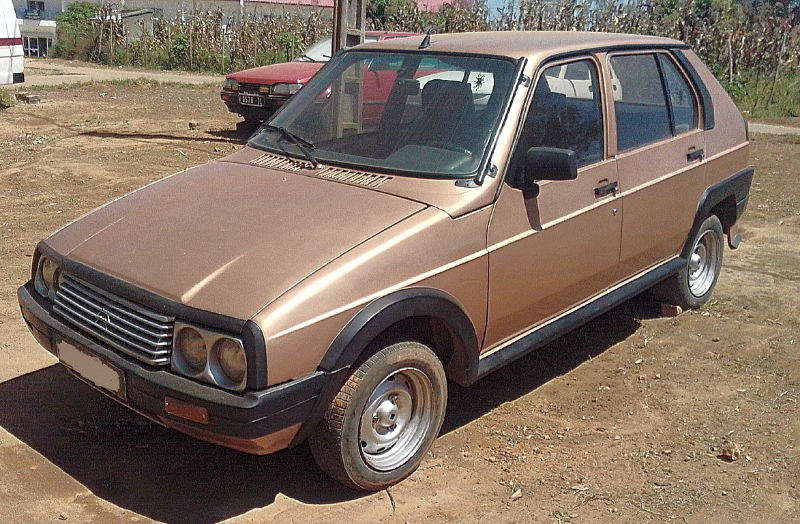 Voiture à vendre - Antananarivo, MADAGASCAR