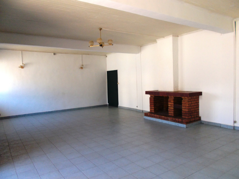 Ivanja Ambohitsoa: Villa F7 à louer - Antananarivo, Madagascar
