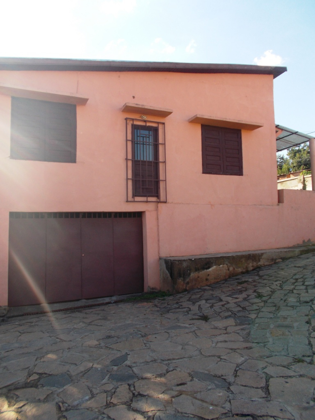 Ivanja Ambohitsoa: Villa F7 à louer Miniature 1