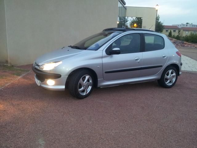  Don de ma voiture Peugeot 206 Image principale