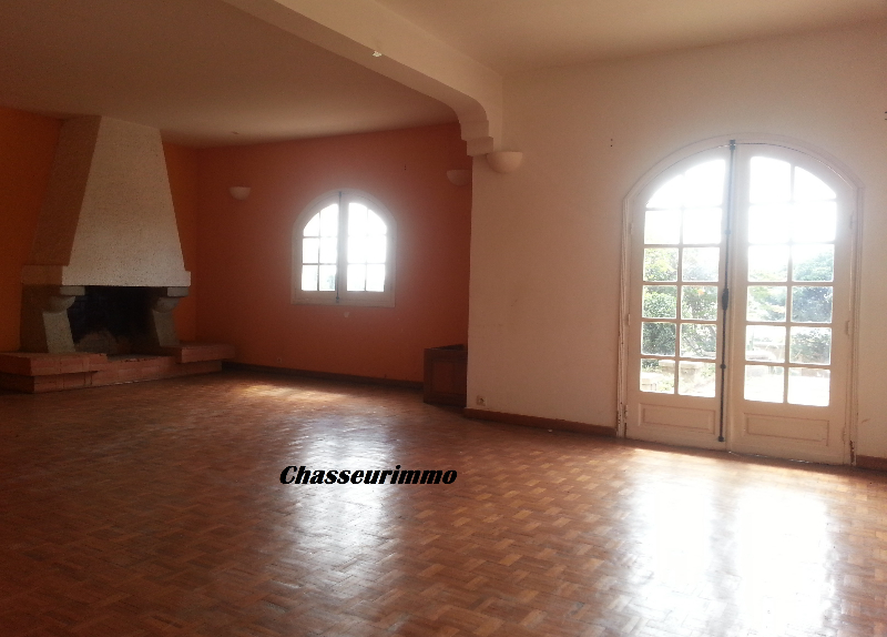 Villa basse de type F5 à vendre sur Ambohibao Miniature 2