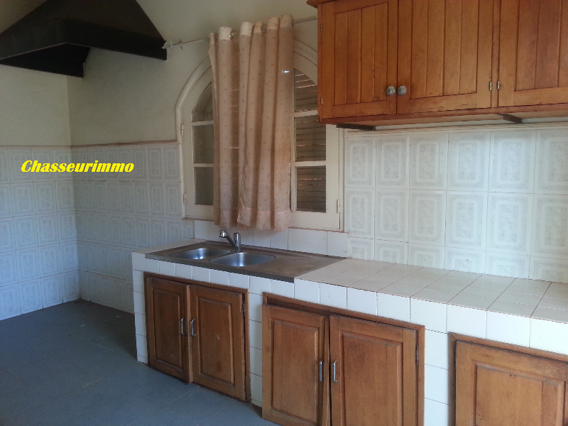 Villa basse de type F5 à vendre sur Ambohibao Miniature 1