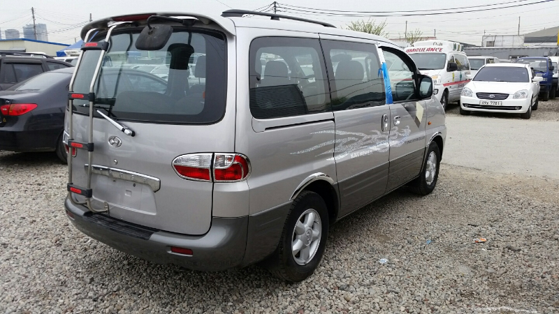 Vend HYUNDAI STAREX 4x2 , SVX Miniature 1