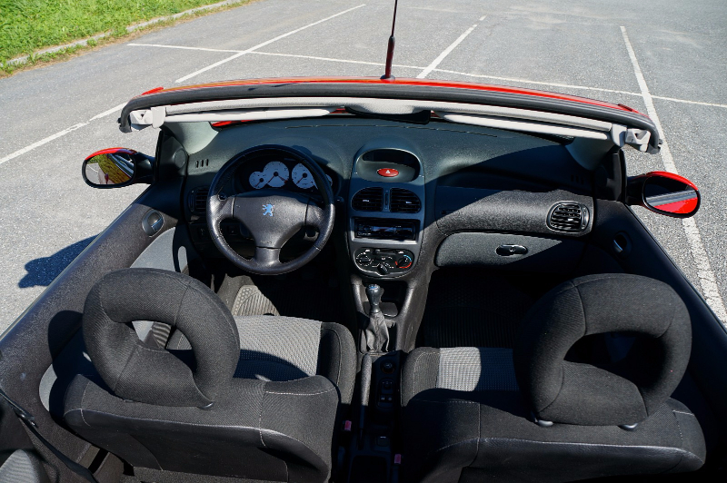 Peugeot 206 CC 1,6 2004, 121100 km Image principale