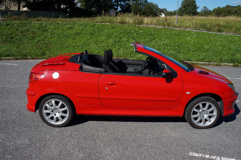 Peugeot 206 CC 1,6 2004, 121100 km Miniature 3