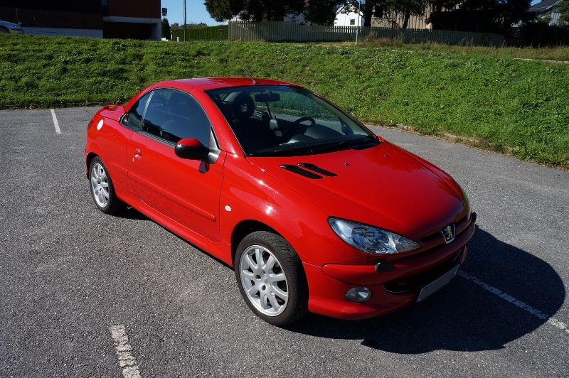 Peugeot 206 CC 1,6 2004, 121100 km Miniature 2