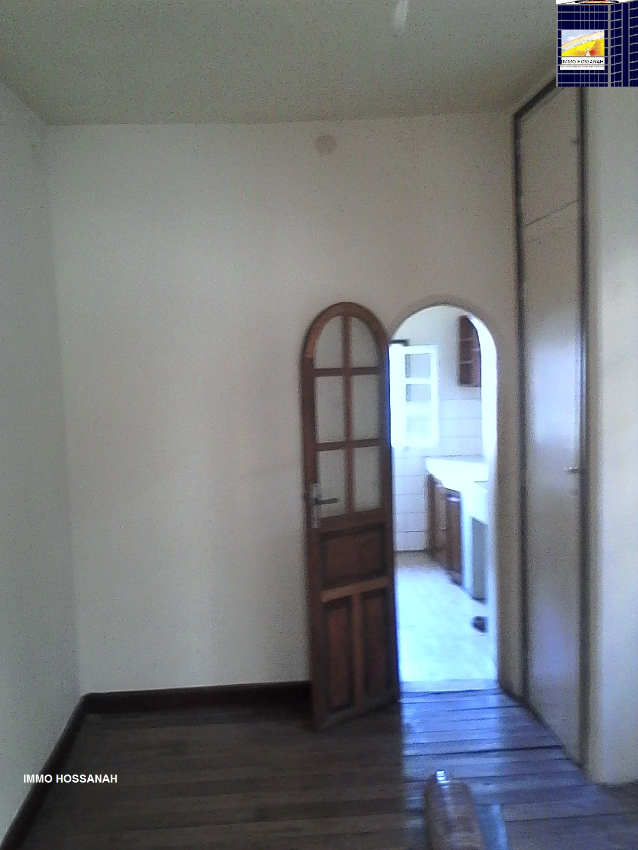 APPARTEMENT  T3 A  LOUER A MAHAMASINA Réf:LA 40423 Miniature 1