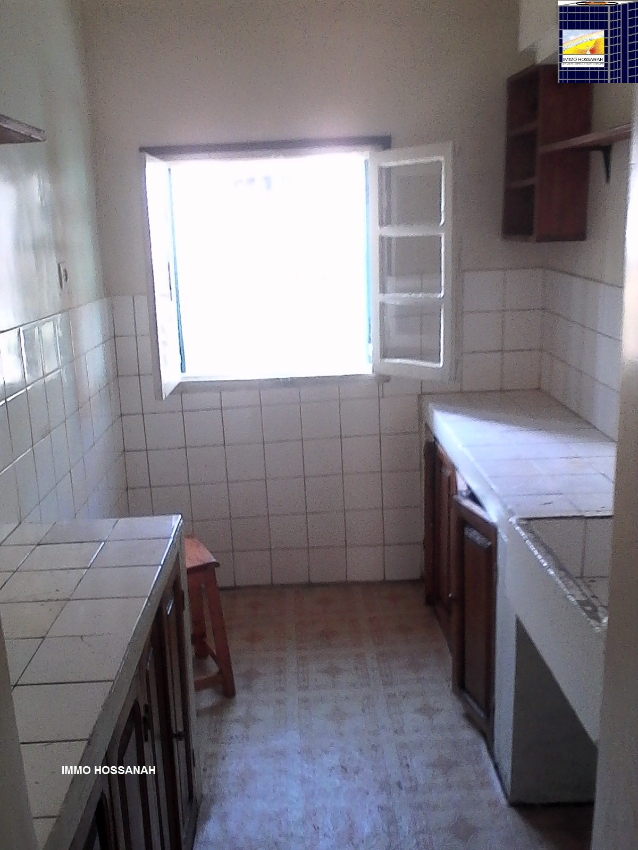 APPARTEMENT  T3 A  LOUER A MAHAMASINA Réf:LA 40423 Miniature 2
