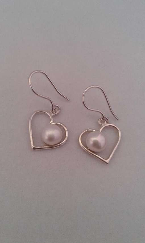 Des bijoux en argent et en or Image principale