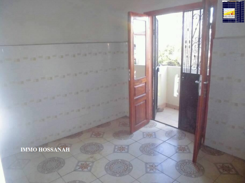 APPARTEMENT  T3  A LOUER A AMBARANJANA Réf:LA301240 Miniature 3