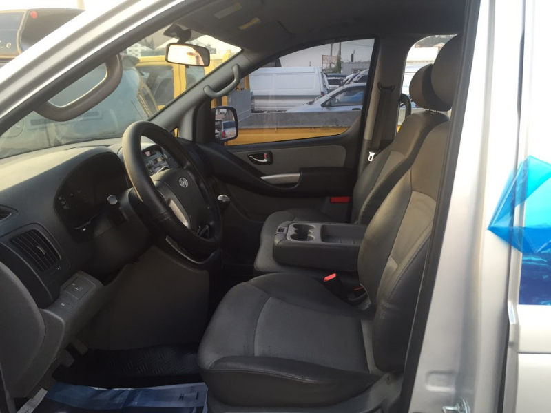 Vend HYUNDAI GRAND STAREX Miniature 3