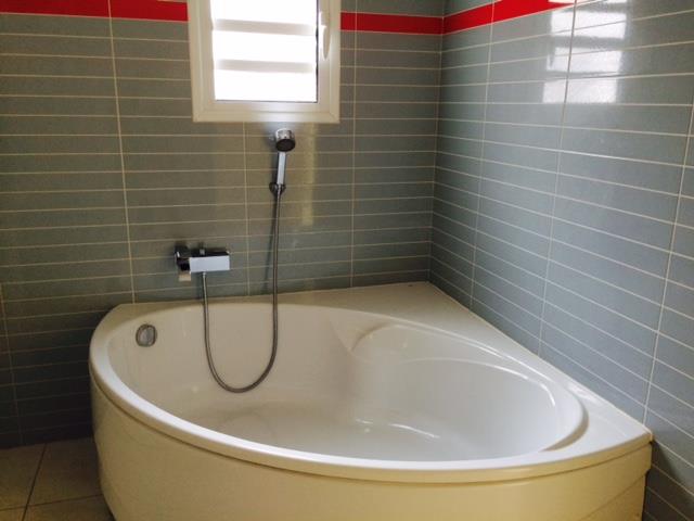 APPARTEMENT T4 A VENDRE A AMBATOBE Miniature 3