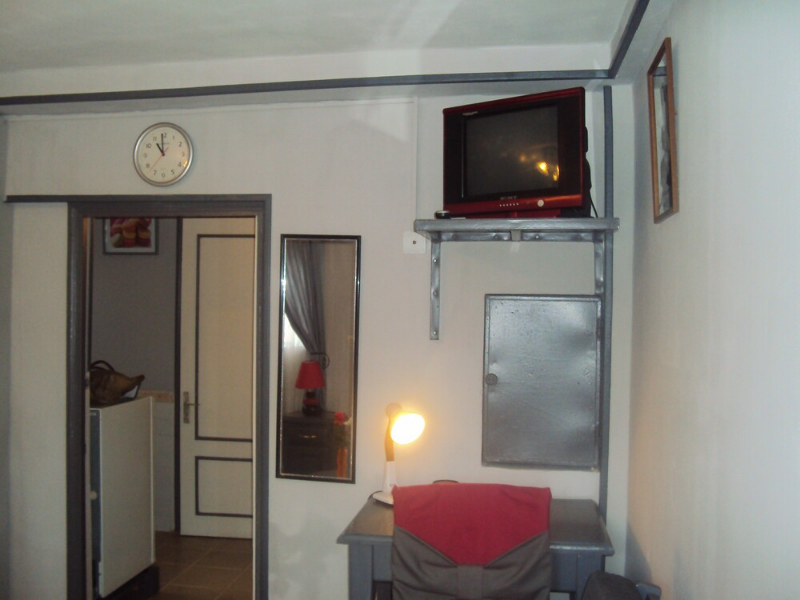 STUDIO MEUBLE A LOUER A AMPEFILOHA ref#4231 - antananarivo, madagascar
