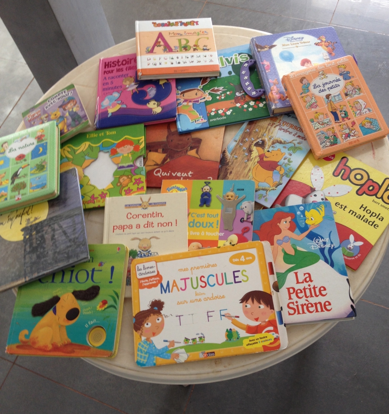 A VENDRE CHAUSSURE LIVRE JOUET  BONNE OCCASE Miniature 3