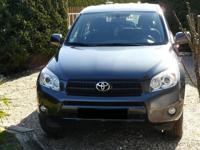 Toyota Rav 4 Version III 136 D-4D - Antananarivo, Madagascae