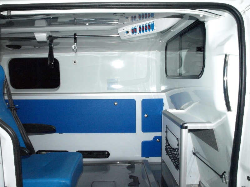 A VENDRE AMBULANCE Miniature 3