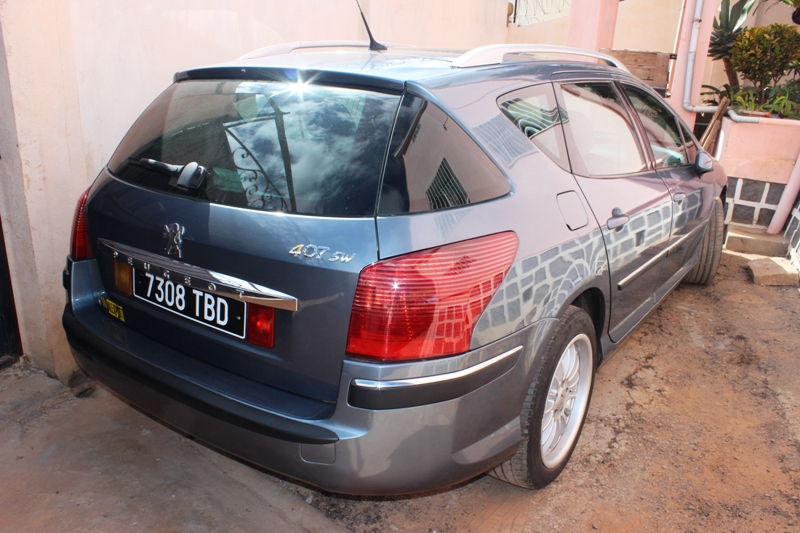 peugeot 407 sw Miniature 1