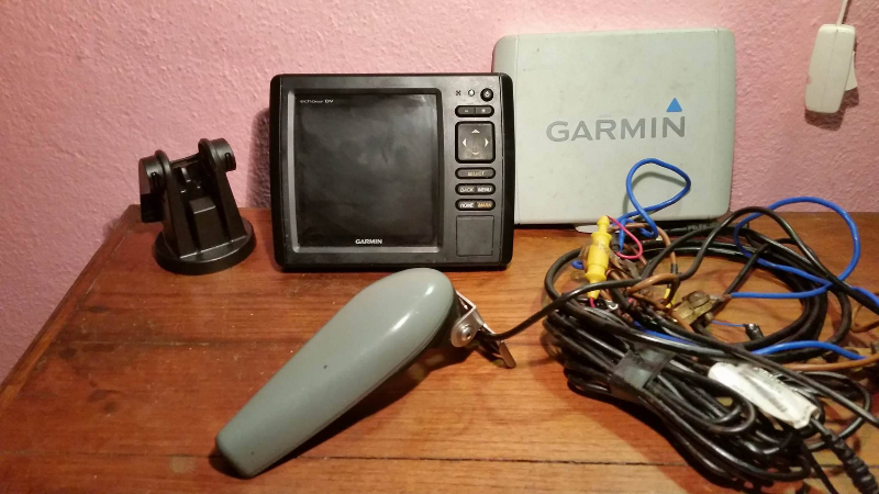 A vendre  GPS Echomap Chirp 52Dv avec Sondeur DownVü de Garmin- Prix 3million Ar à débattre Image principale