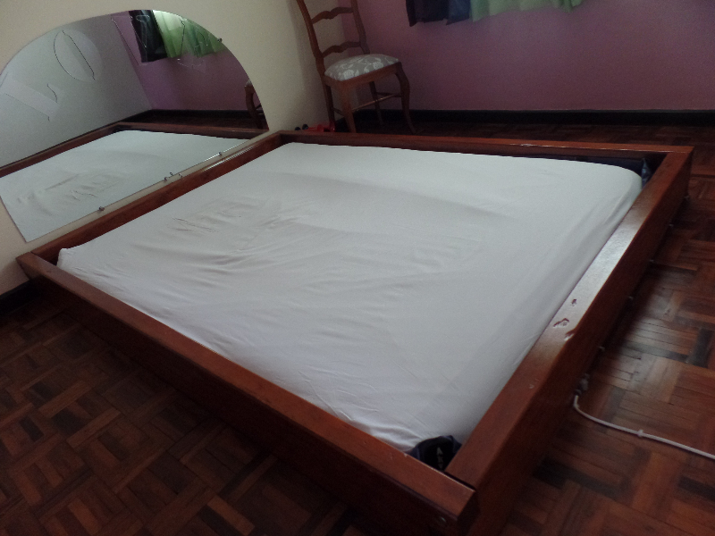 Vend Lit à eau (chauffée) + Miroir - Antananarivo, Madagascar