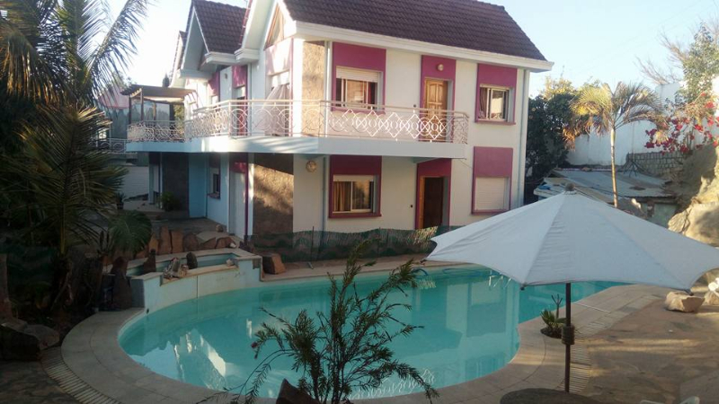 APPARTEMENT DE STANDING T4 MEUBLE ET EQUIPE 750euro/mois - tananarive, madagascar