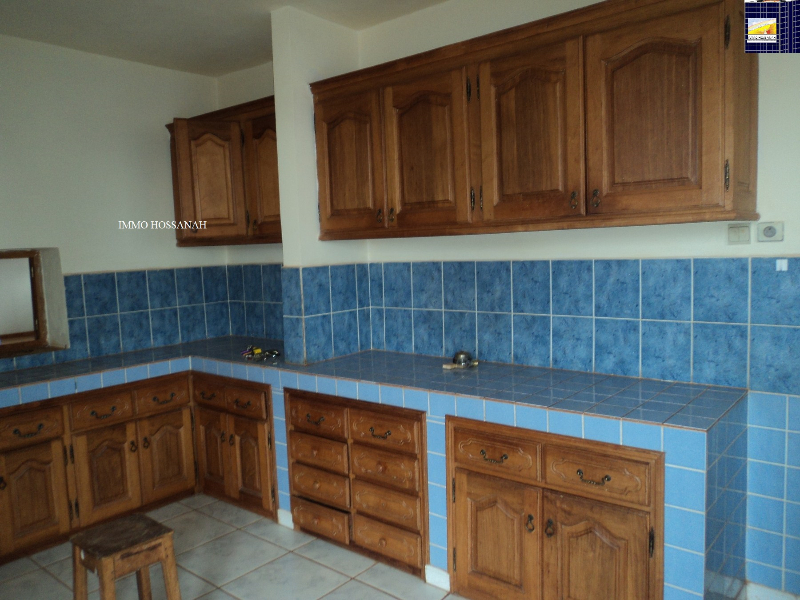 VILLA F4 CONFORT A LOUER A AMBOHIDRATRIMO  RÉF:LV3011009 Miniature 1