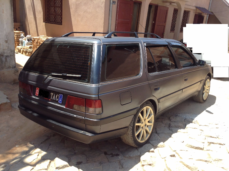 Vente voiture Peugeot 405 break - Antananarivo, Madagascar