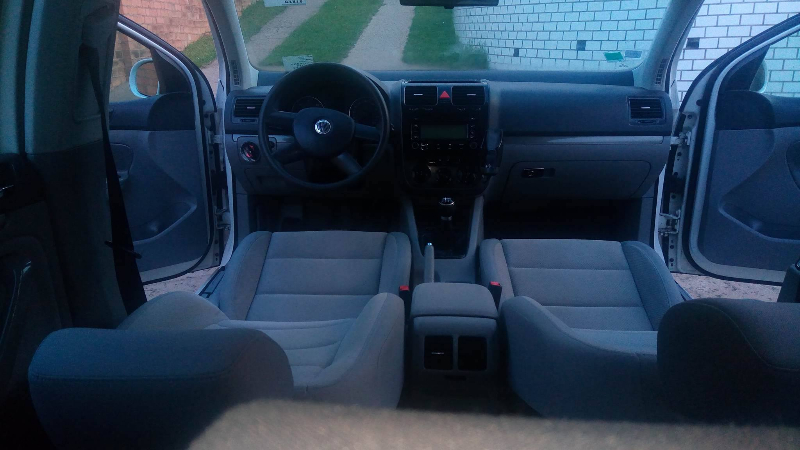 A vendre Golf type V 1,9 TDI Année 2005 Miniature 2