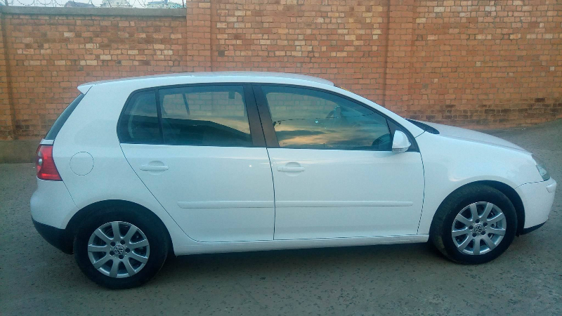 A vendre Golf type V 1,9 TDI Année 2005 - Tana, Mada