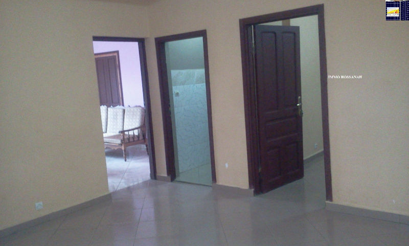 APPARTEMENT T2 CONFORT A LOUER A AMBOHIMANGAKELY Réf:LAM301100264 Miniature 1