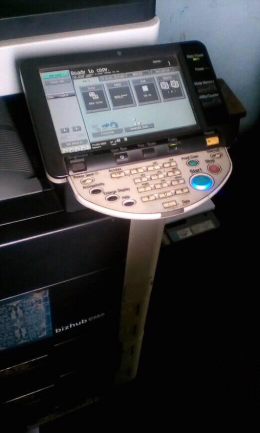 à vendre KONICA bizhub C 550 à 3.000.000Ar à débattre Image principale