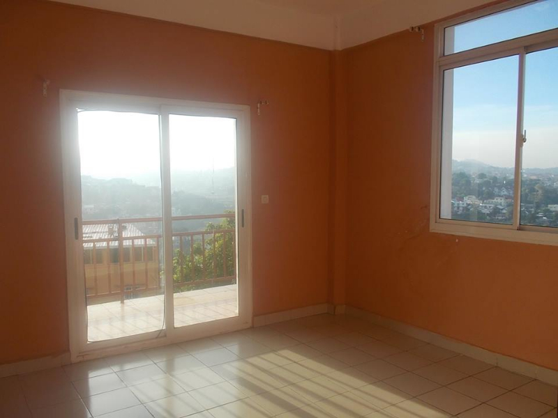 APPARTEMENT 3PIECES A LOUER A AMBATOBE Ref#50250 - Antananarivo, MADAGASCAR