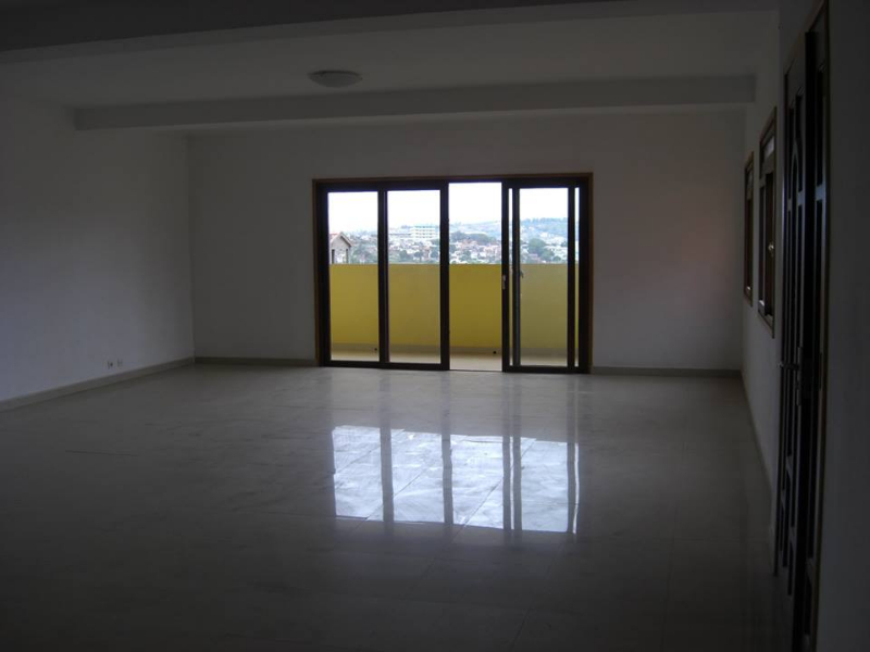 APPARTEMENTS A VENDRE A AMBATOMARO Ref#3185 - Antananarivo, MADAGASCAR