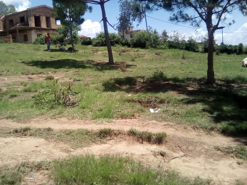 URGENT URGENT A VENDRE TERRAIN BORD DE ROUTE SOAVINA - Tananarivo, Madagascar