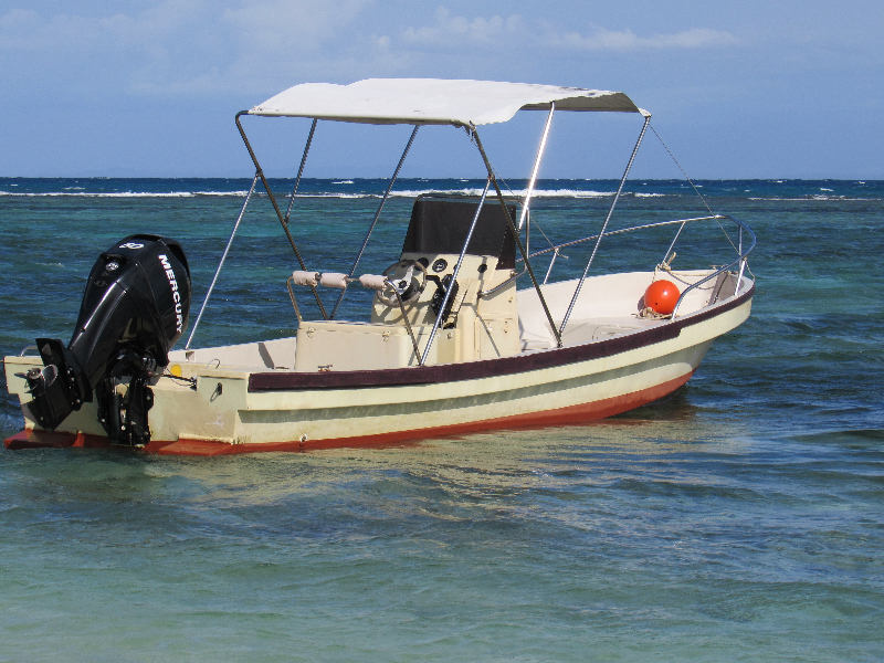 Bateau XMC24 - sainte marie Ile aux, Madagascar