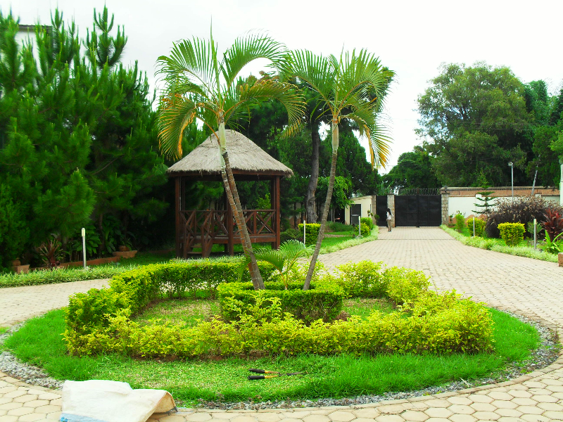 A VENDRE: VILLA F7, quartier résidentiel avec dépendance gardien - Tananarive, Madagascar