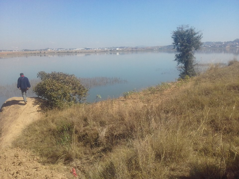 URGENT A VENDRE TERRAIN BORD DU LAC IVATO ANDRANOMALAZA - tana, Mada