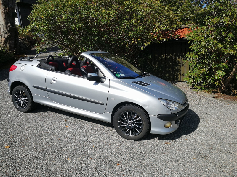 Peugeot 206 CC Cabriolet - atananarivo, madagascar