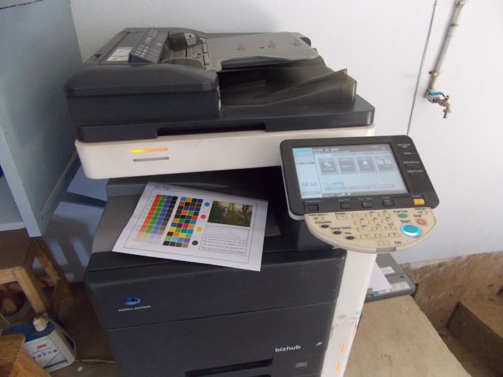 A vendre Imprimante Konica Minolta Bizhub C550  Miniature 3