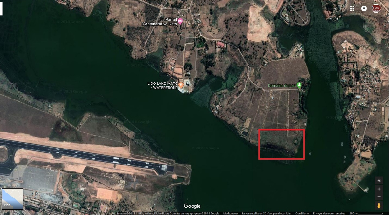 A VENDRE TERRAIN BORD DU LAC (PIED DANS L'EAU) - tana, Mada