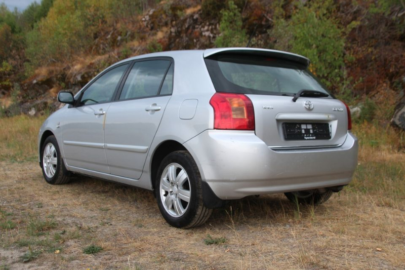 Toyota Corolla Miniature 2
