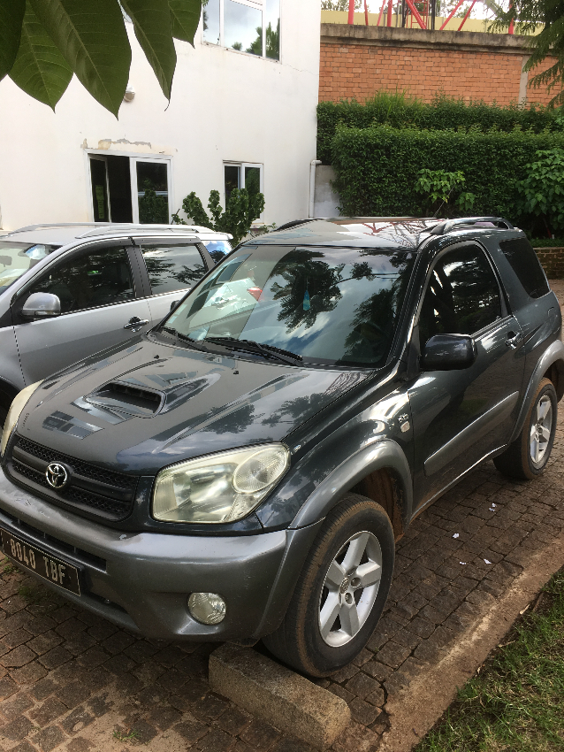 RAV 4 Diesel 2004  3 portes NICKEL - antananarivo, madagascar