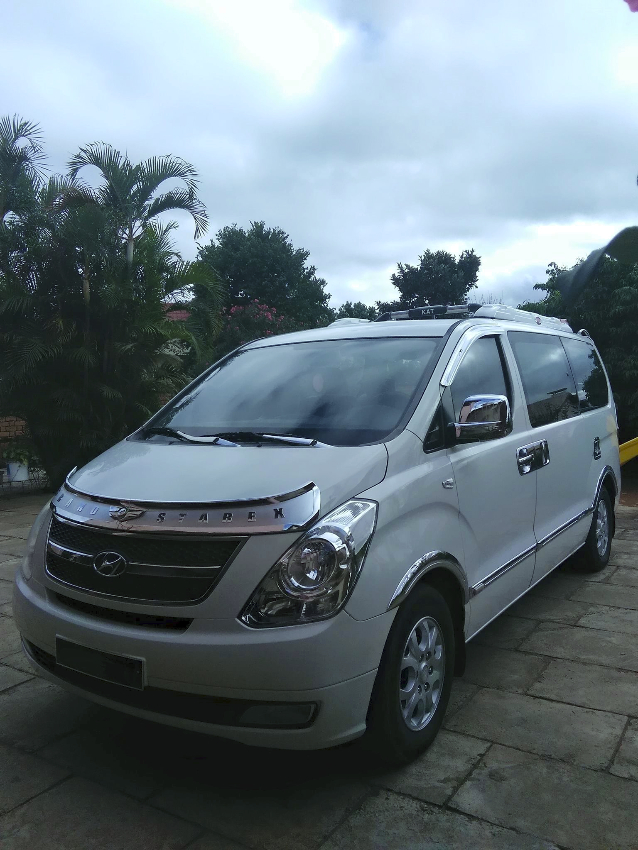 location de voiture grand starex - antananarivo, madagascar
