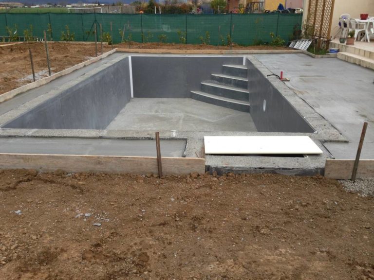 CONSTRUCTION PISCINE MOINS CHER à 630 000  ariary  le M2 Miniature 2