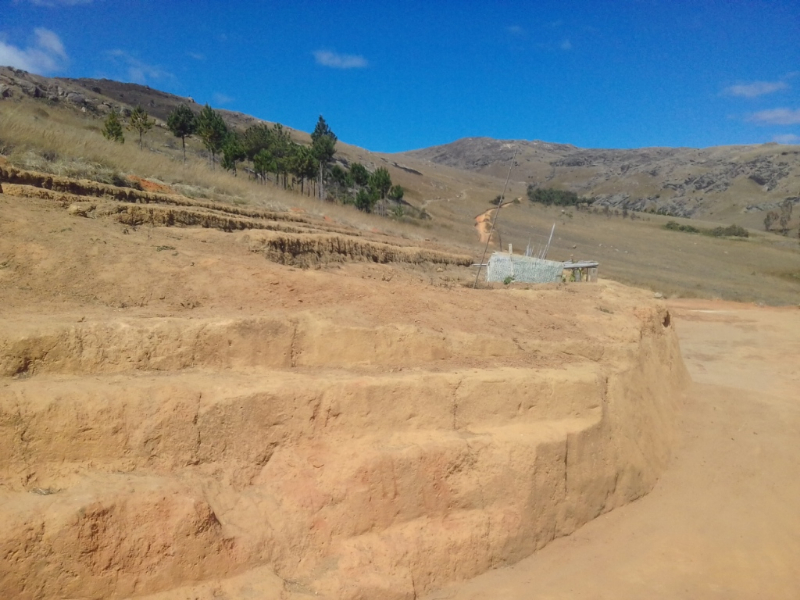 A VENDRE TERRAIN 40 HA AVEC MAISON A Madagascar Miniature 1
