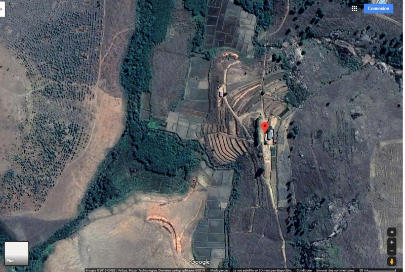 A VENDRE TERRAIN 40 HA AVEC MAISON A Madagascar Miniature 3