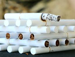 cartouche de cigarette + briquet  Miniature 1