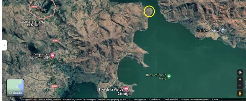 Terrain vue sur lac Ampefy - tana, Mada