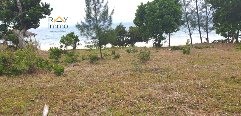 Terrain nu au bord de la mer, Andranotsara, Tamatave 2 PK62 Miniature 2